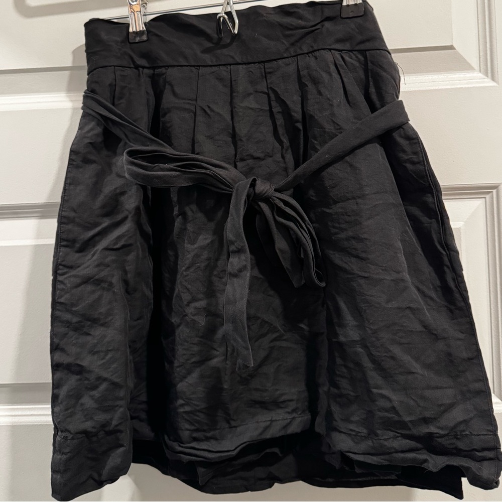 Black pleated skirt
